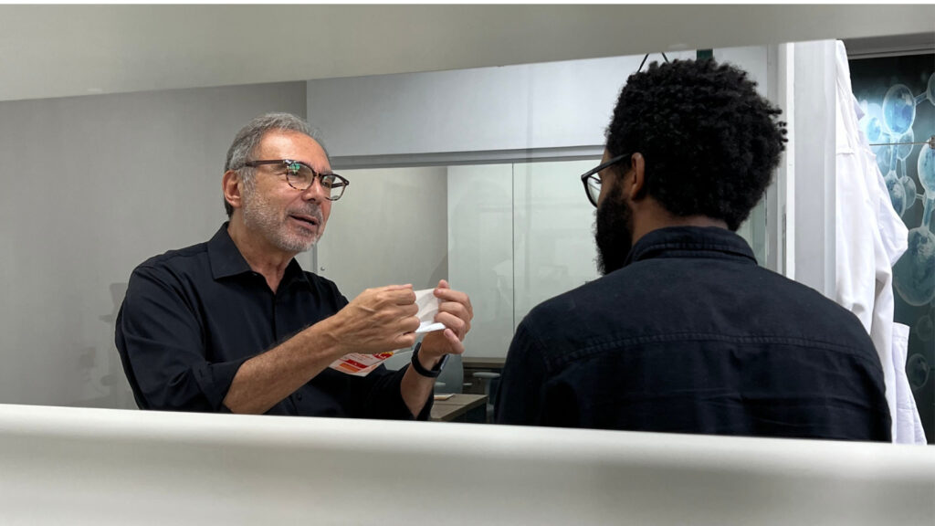 Oscar explica a Dener como a NanoBrasil se relaciona com o agro